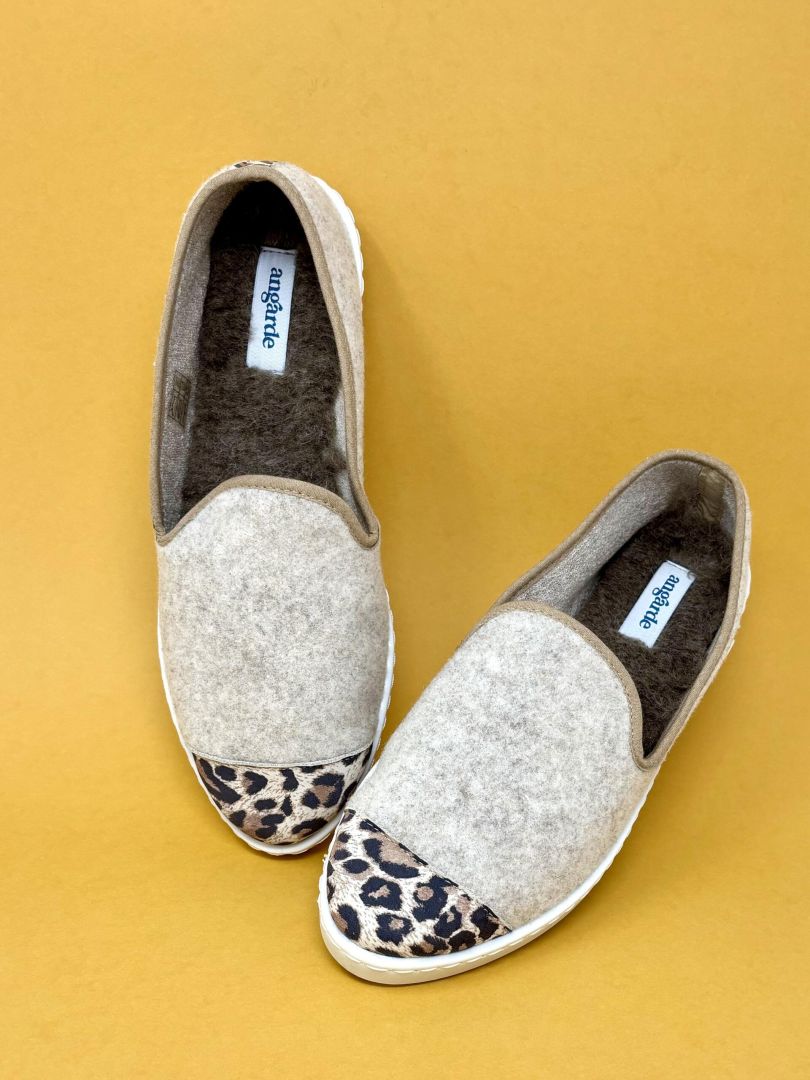 Chaussons en laine recyclée Beige Léopard (femme)