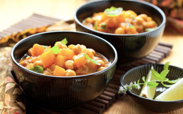 Curry réconfortant à la courge, oignon et champignons