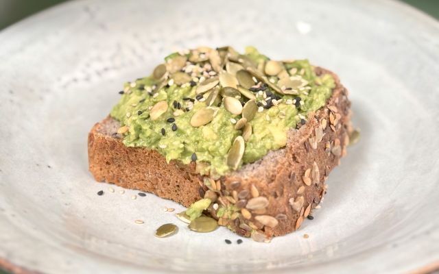 Toast &agrave; l&rsquo;avocat (sans gluten) - id&eacute;e de petit-d&eacute;jeuner ou snack rapide