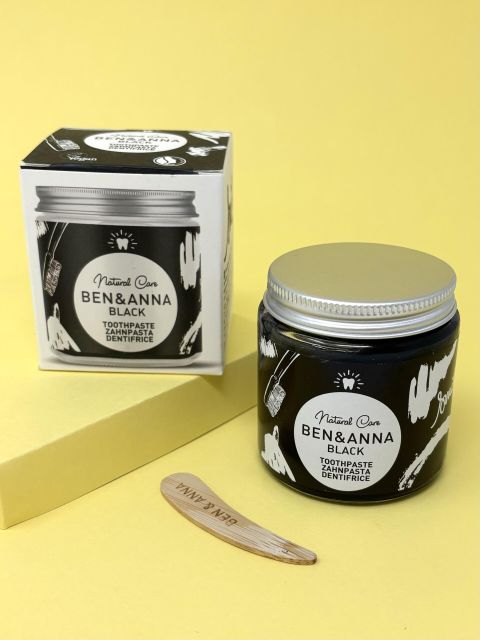 Poudre dentifrice au charbon noir